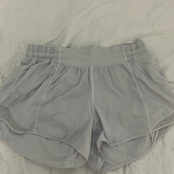 lululemon athletica Pants - White lululemon Hotty hots, size 8, and high rise